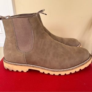 Steve Madden vegan-friendly Chelsea Boots